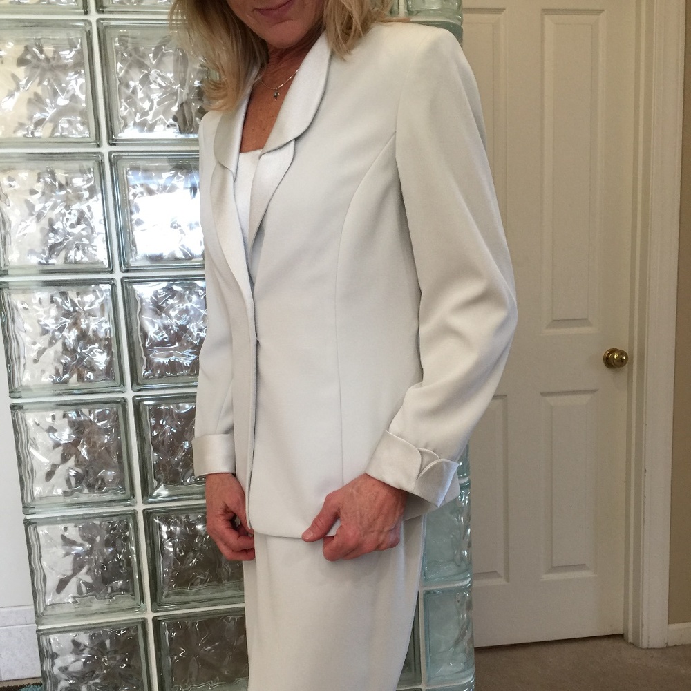 Albert Nipon 3 piece suit